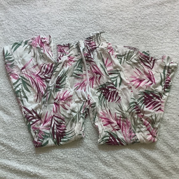 Sounds style Pants - Wide leg pants Nwt split on bottoms